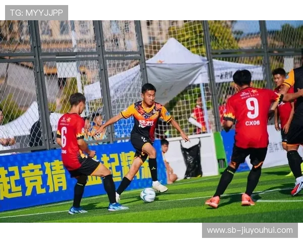 大叔踢足球的坚持与热情:年龄不是障碍,人生依然可以追求梦想 大叔踢足球的坚持与热情:年龄不是障碍,人生依然可以追求梦想