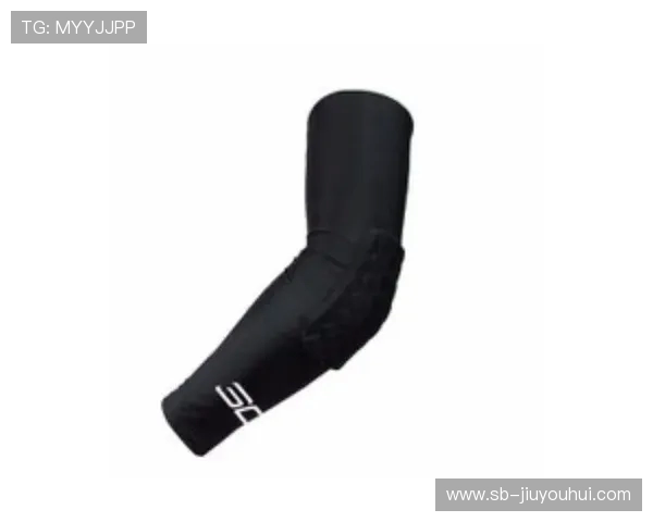 一体化足球袜套护腿护膝设计提升运动保护性能与舒适度